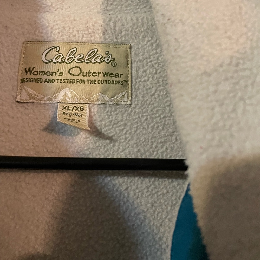 Cabela’s women’s jacket size xl from a pet /smoke free home very good condition